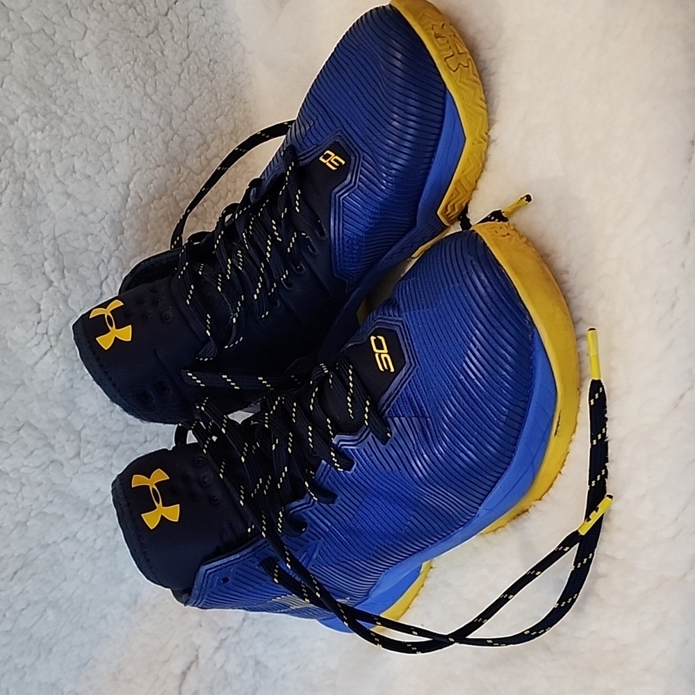 Youth sneakers